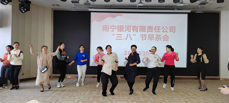 時(shí)尚廣場舞（黃永紅）.jpg